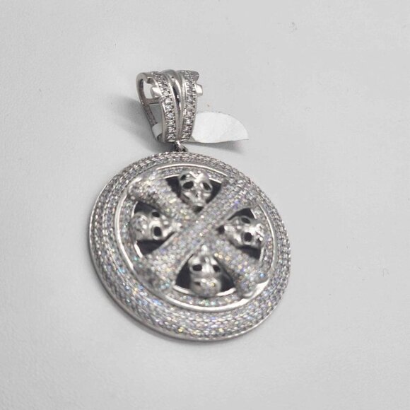 Brand New Skull & Crossbones Pendant  Solid 925 Sterling Silver Statement Piece - Picture 1 of 4